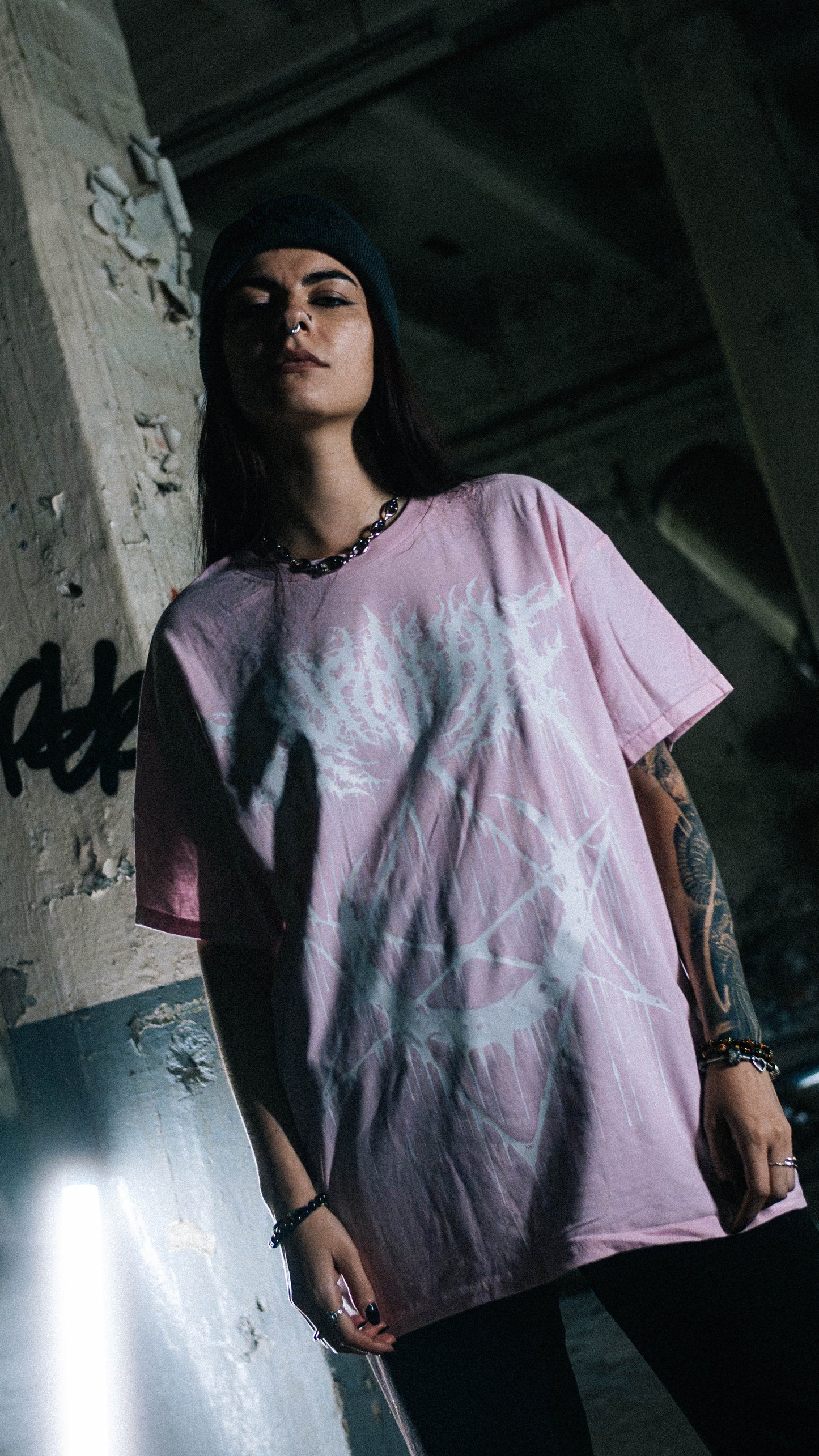 MOON & PENTAGRAM - T-SHIRT - BLACK/PINK